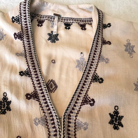 Free People Embroidered Baby Doll Long Sleeve Size Xtra Small Boho Women's Top - Picture 2 of 8